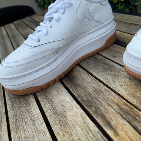 Women's White Reebok Classics - Picture 9 of 11